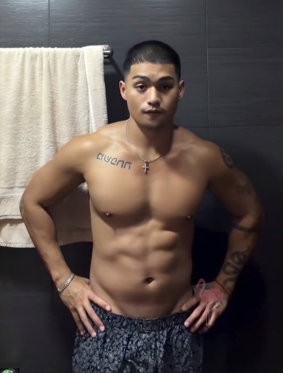 King30kong88's tweet image. V line check, Nathan