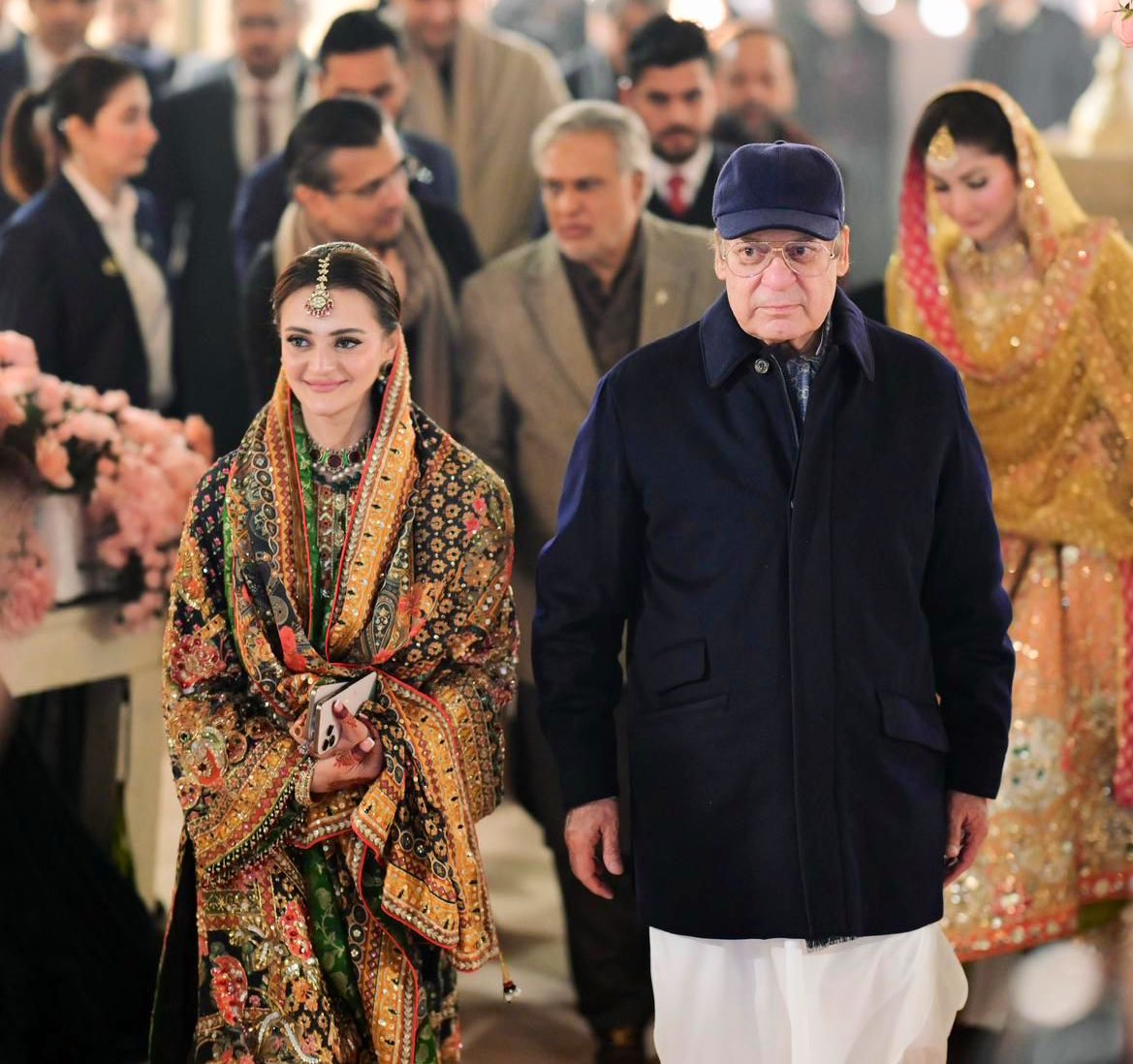 پری زاد tweet media