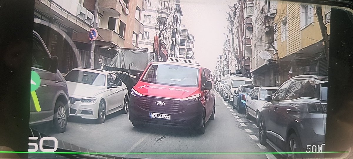 Arcualis's tweet photo. @Kucukcekmecemiz 34 NSA 777 plakalı Aşevi aracınız tek yön olan Barbaros Cad üzerinden ters yönde süratle üstümüze gelip bizi yol kenarında sıkıştırdı, yol kendisininmiş gibi bir de zorlayarak geçmeye çalıştı. Belediye araçları da bunu yapacaksa biz kime ne anlatacağız? https://t.co/2P9JnORr9a
