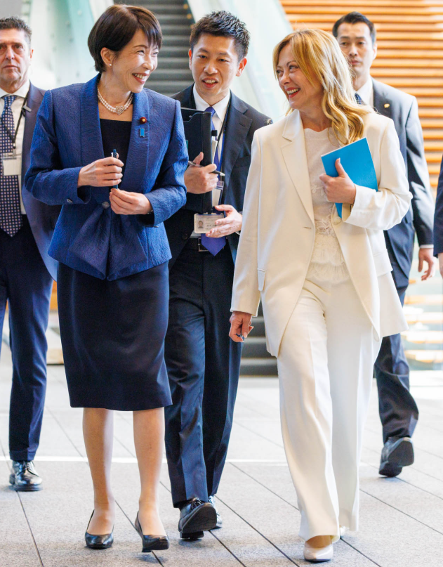 odensamurai0421's tweet image. メローニ首相は高市首相に、
「覚えておいて、あなたはいつでも私を頼っていい。何かあったら、いつでも必要なら。私はこれが大変なのはわかっていますが、私達はチームです」と。

トランプ大統領は高市首相に、…