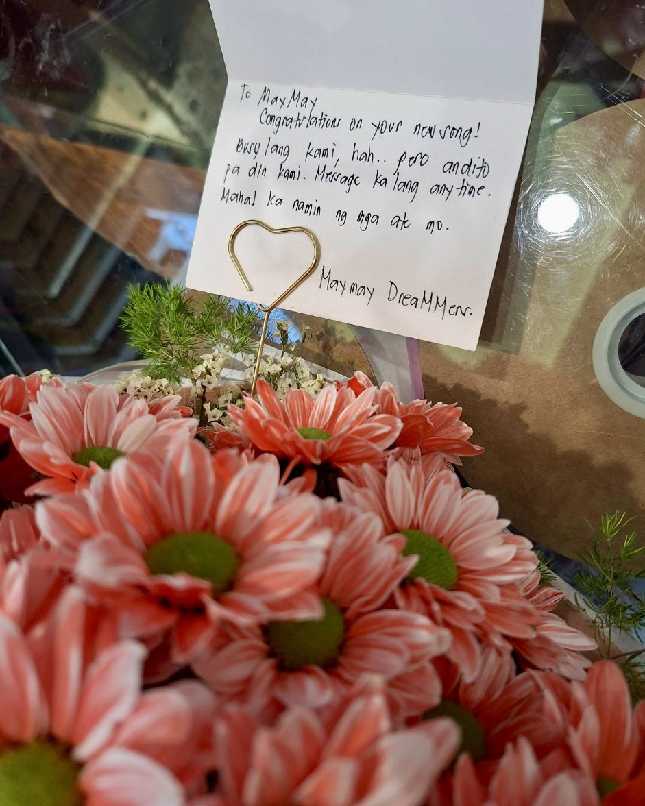 TeamMMEntrata's tweet image. We sent a congratulatory bouquet for Maymay at the Sinulog Karavan.

Our dear Maymay, we may be busy most of the time but please know that we will always support you and we will always try for you to still feel our love on our littlest way.

#MaymayEntrata @maymayentrata07