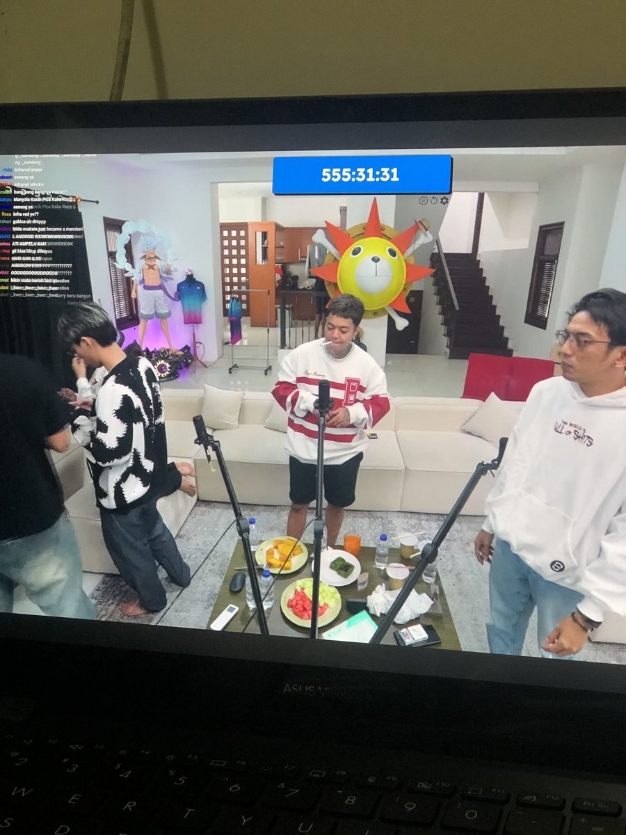 decheetoz's tweet photo. @yourbae Rewatch lagi sebelum yang 3 https://t.co/K8doMSjDfZ