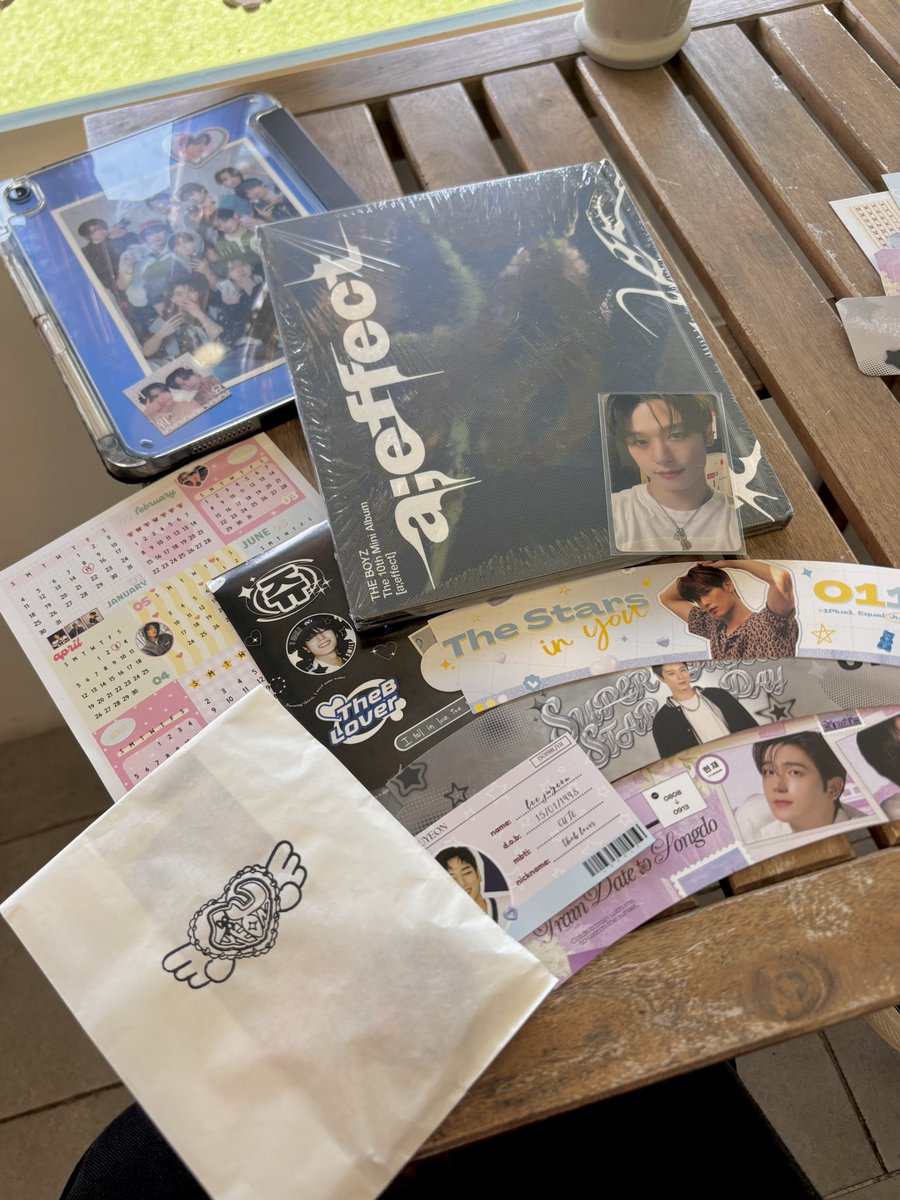 starting off 2026 kpoptivities w juyeon’s cse !! 🐈‍⬛ everything is so pretty and lovely >__< i even won an album from the lucky draw hihi so happy yeayy thankyou crewsss 💞

#REMINISCEBYJUYEON #TEAMJUYEON