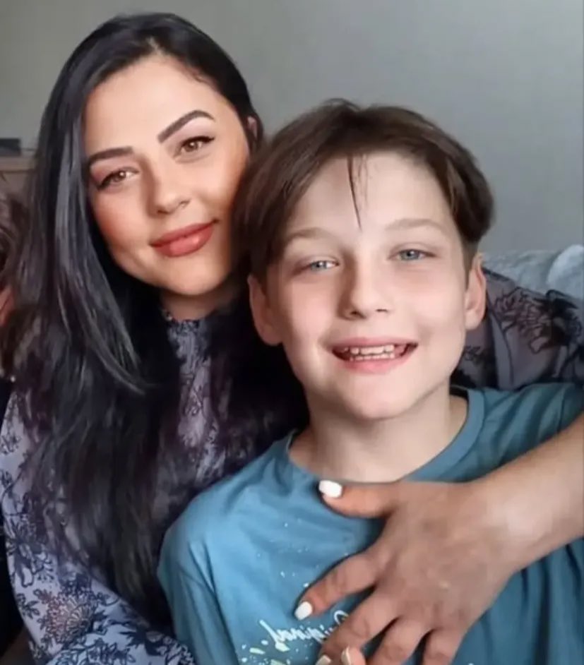 ihsanyalcinTR's tweet image. 🔴ŞİMDİ DE ATLAS’IN ANNESİNİ TEHDİT EDİYORLAR!

17 yaşında öldürülen Atlas'ın annesi Gülhan Çağlayan: Tehdit mesajları almaya başladım. 'Oğlun Atlas'ı öldürdük, sıra sende. Seni de oğlunun yanına gömeceğiz.' yazıyorlar. Tehditlere boyun eğmeyeceğim.