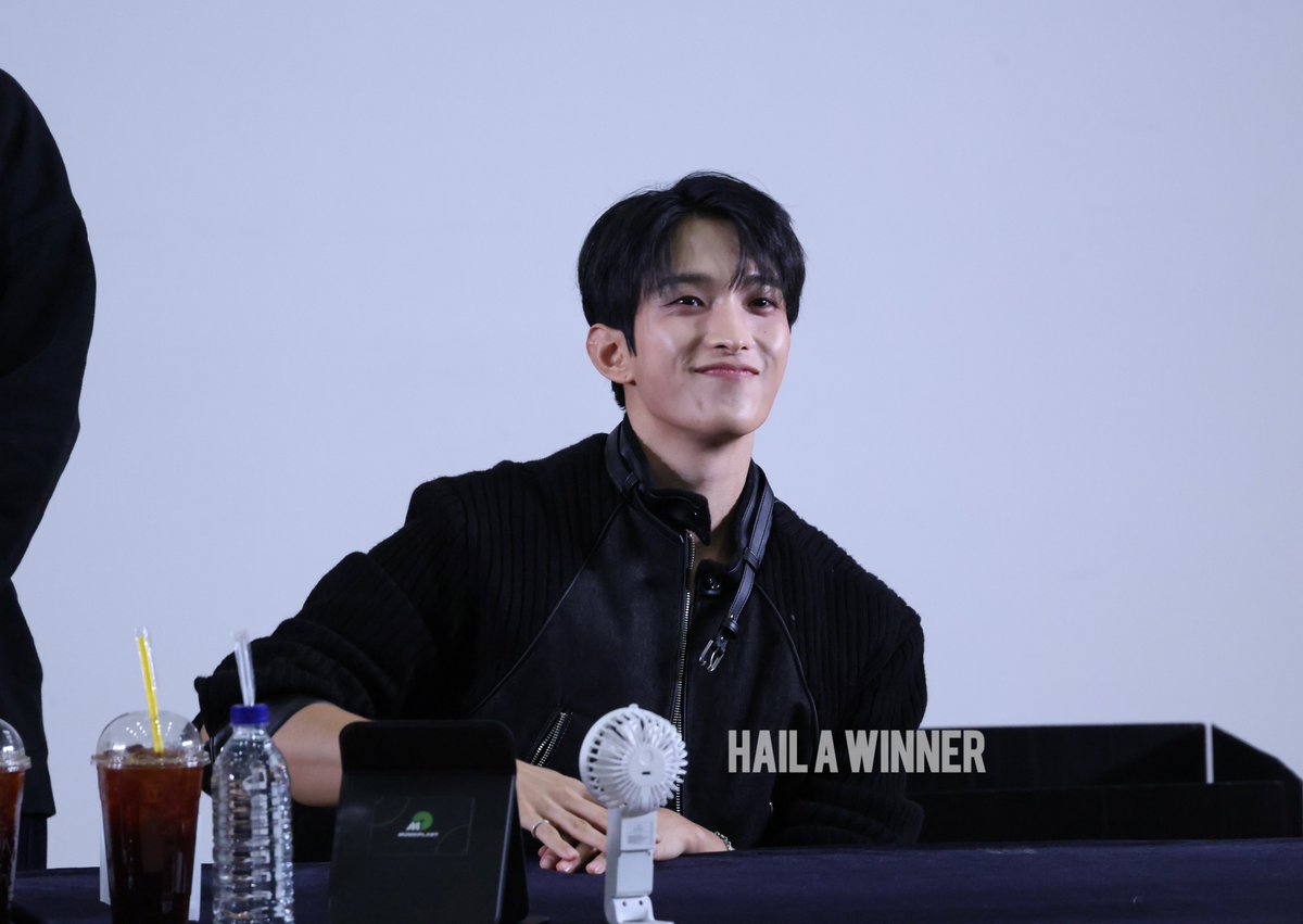 Hail_a_winner's tweet image. 260117 pre

♥️♥️♥️♥️

#SEVENTEEN #세븐틴
#도겸 #ドギョム #DK #DOKYEOM