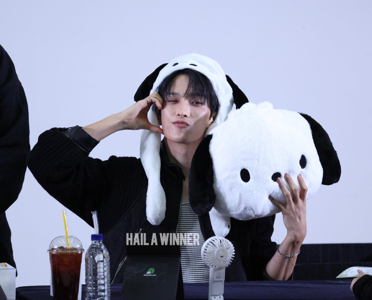 Hail_a_winner's tweet image. 260117 pre

♥️♥️♥️♥️

#SEVENTEEN #세븐틴
#도겸 #ドギョム #DK #DOKYEOM