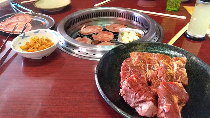 大阪で西成兄弟と焼肉食ってる
今回は2泊なんで滞在短め
( ・3・) 