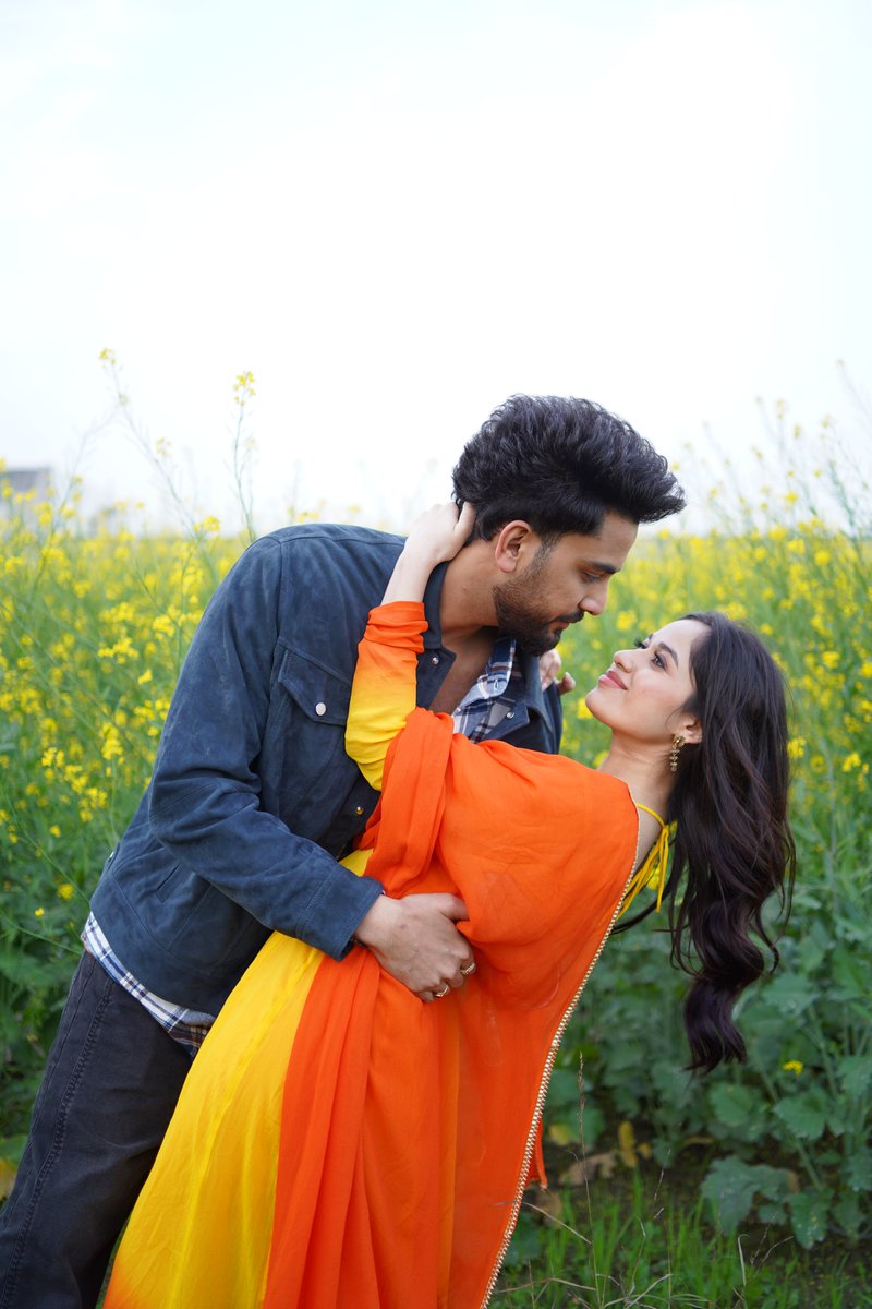 #ElvishYadav and #JannatZubair give #DDLJ vibes in a sneak peek from their upcoming project.

#Celebs #FilmfareExclusive