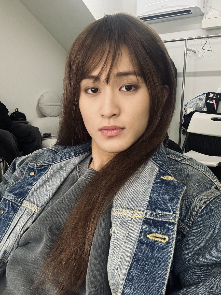 remermarkram's tweet image. รีบแต่งตัวซะล่ะ อย่าปล่อยให้ผู้ใหญ่เขารอนาน

คุณชายรีบก็ไปก่อนเถอะค่ะ

แล้วมันช้าอะไรนัก

ฉันต้องลงไพรเมอร์ก่อน

มันคือโปรแกรมอะไร

โอ้ย