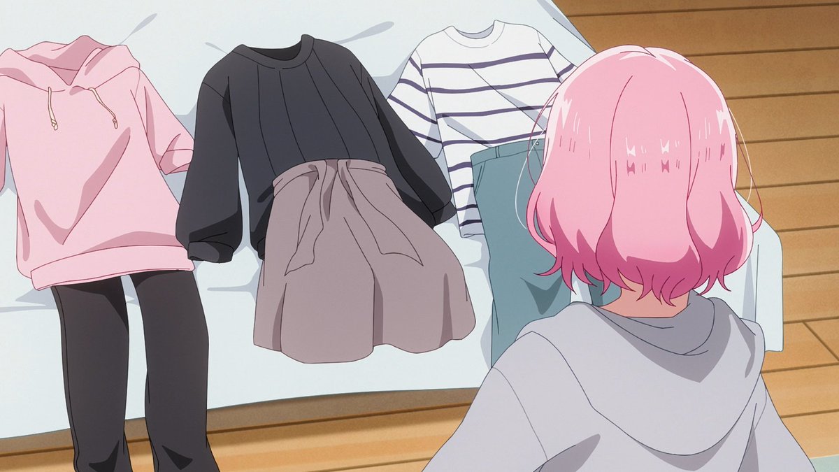 girl who has 3 outfits