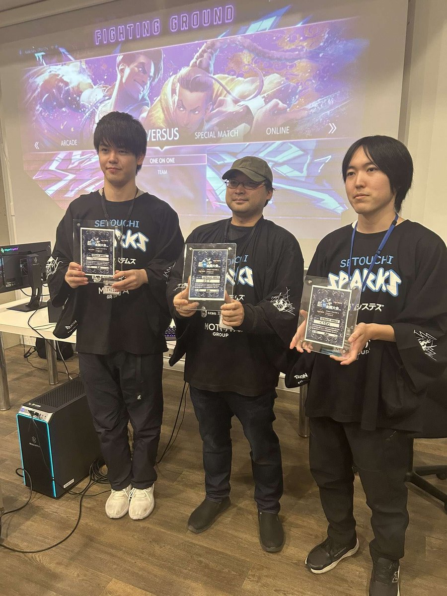 SETOUCHI_SPARKS's tweet image. Fighters Crossover 鳥取予選
代表としてTaisei、Key、Kuromame
が全国大会へ出場いたします。

全国大会には同チームのさうたむが
希選手、あくたがわ選手と出場いたします。

熱戦をご期待ください！

#FightersCrossover #3SWIN