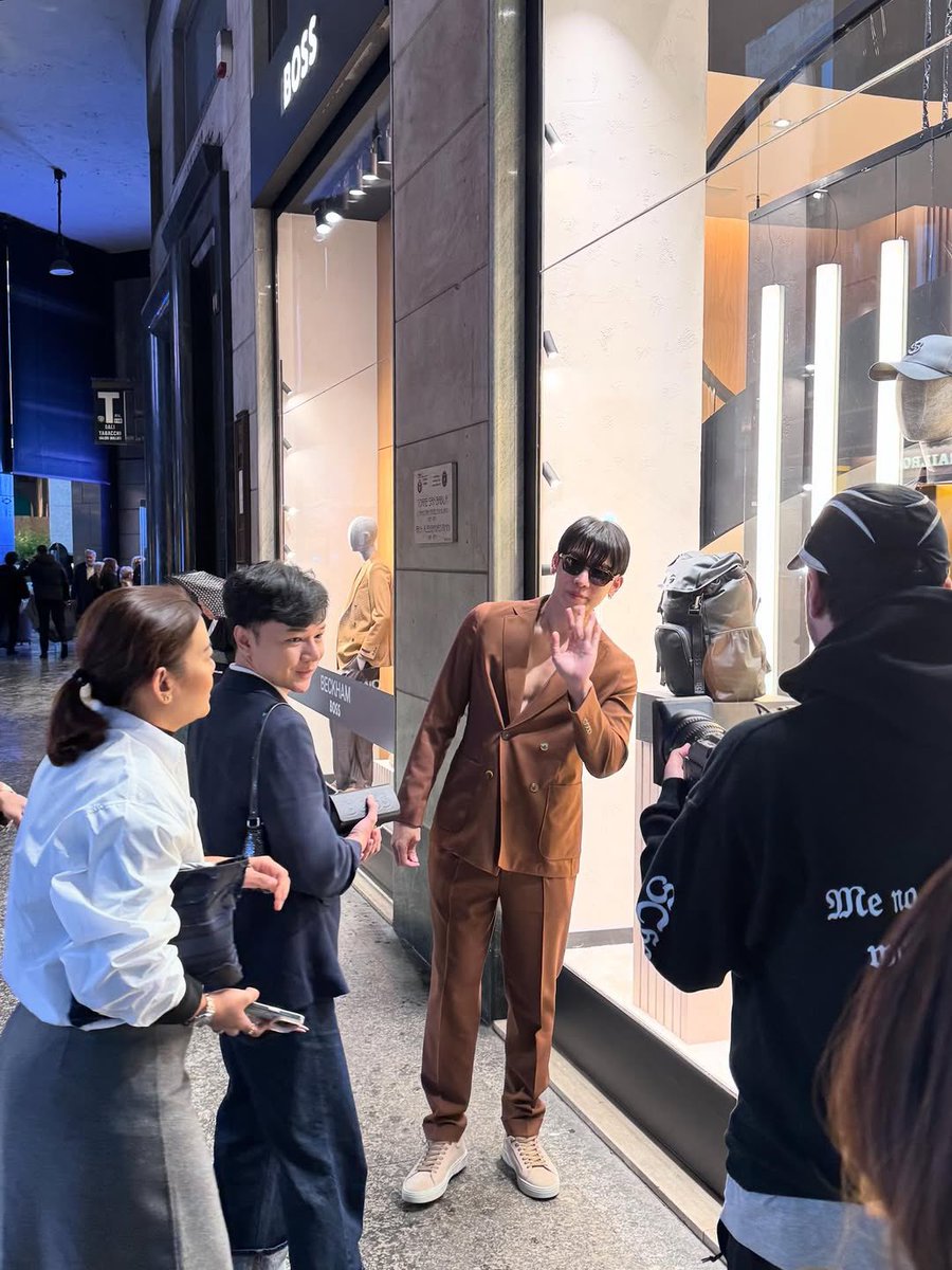 ORDI91Mew's tweet image. 헐 이사진을 이제야🙊🙊
@MSuppasit #MewSuppasit