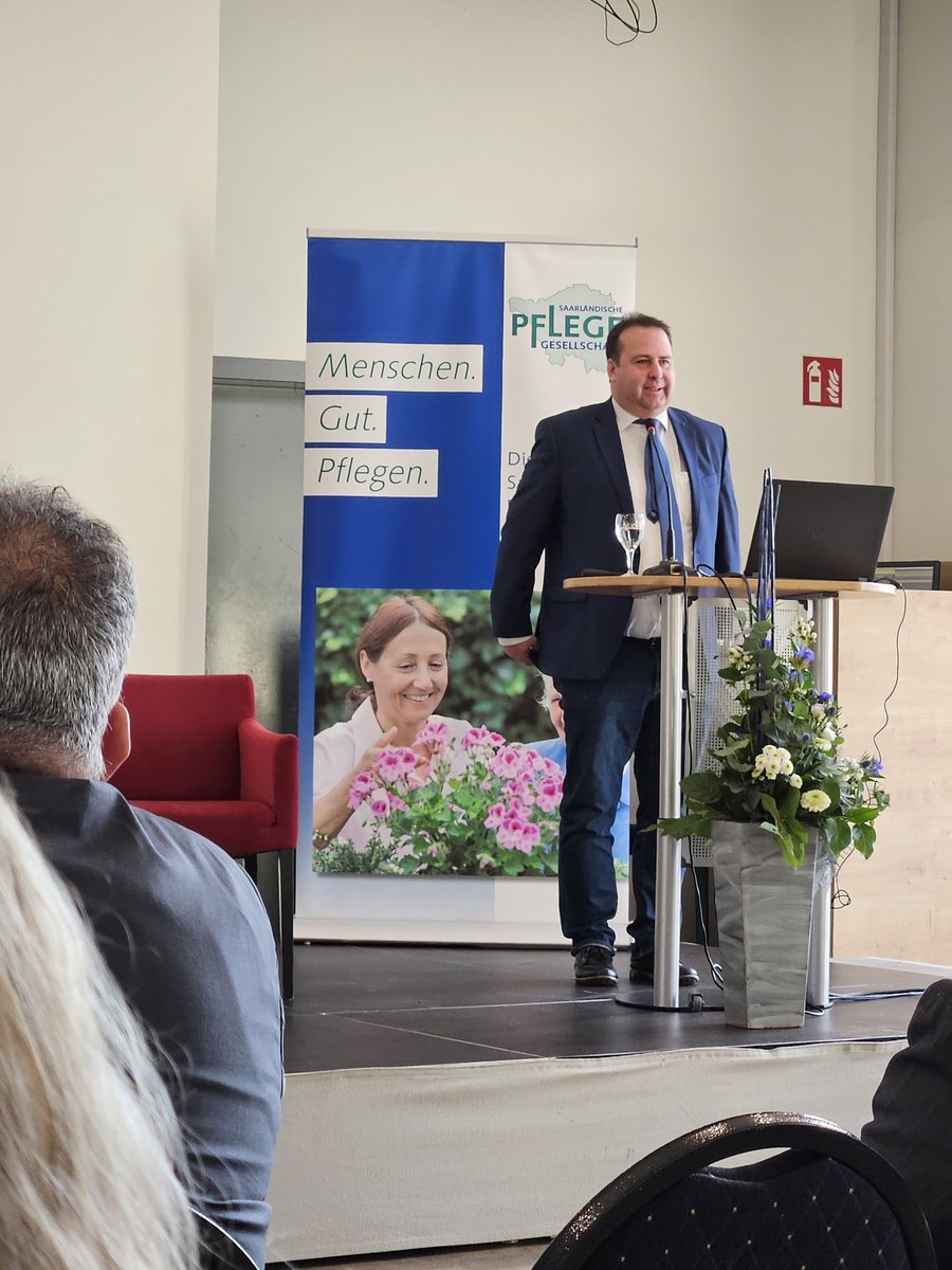 MichGrein's tweet photo. Herzlichen Glückwunsch zu 30 Jahren #SaarländischePflegegesellschaft. Vielen Dank für die wertschätzenden Worte @StormAndreas @DAKGesundheit und den sehr bereichernden Vortrag. Nur klare Positionen können Lösungen für die #Pflegekrise liefern. https://t.co/QBRT3GpLFt