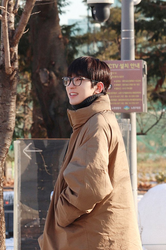 minghaocheoI_'s tweet image. THIS WONWOO PICTURE 😭😭😭😭😭 hes so lovely so precious to me