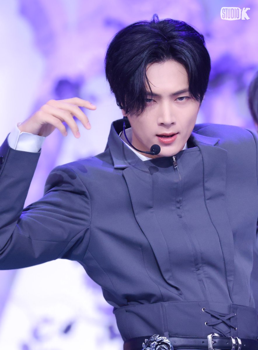 StudioK_twt's tweet image. 🏦 뮤직뱅크 금고 털이 🏦
(Music Bank Behind Photo📸)

#엔하이픈 (#ENHYPEN)
뮤뱅 금고 OPEN✨
@ENHYPEN

#MusicBank #BehindPhoto #StudioK
#뮤직뱅크 #현장스틸 #뮤뱅 #금고털이