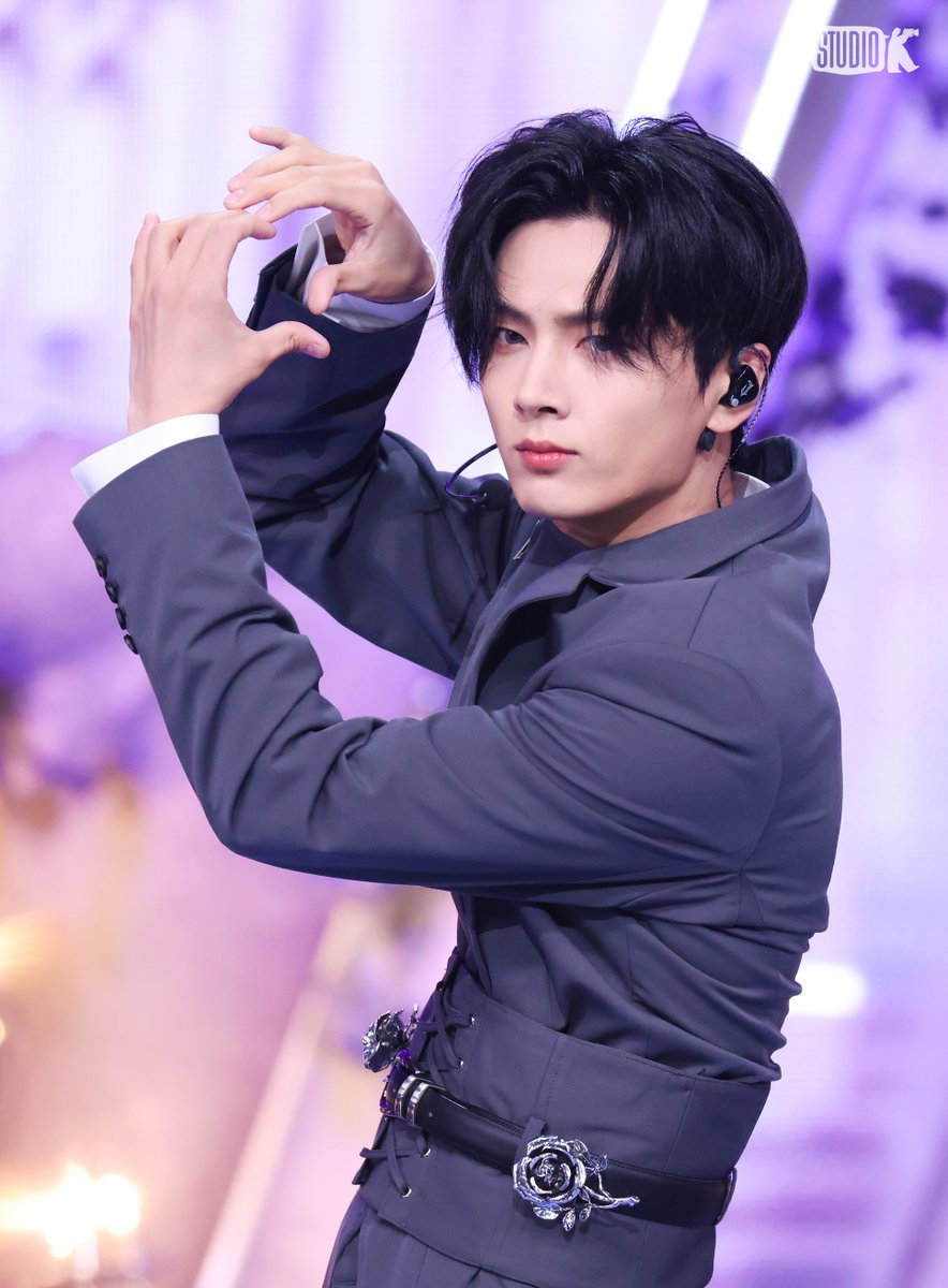 StudioK_twt's tweet image. 🏦 뮤직뱅크 금고 털이 🏦
(Music Bank Behind Photo📸)

#엔하이픈 (#ENHYPEN)
뮤뱅 금고 OPEN✨
@ENHYPEN

#MusicBank #BehindPhoto #StudioK
#뮤직뱅크 #현장스틸 #뮤뱅 #금고털이