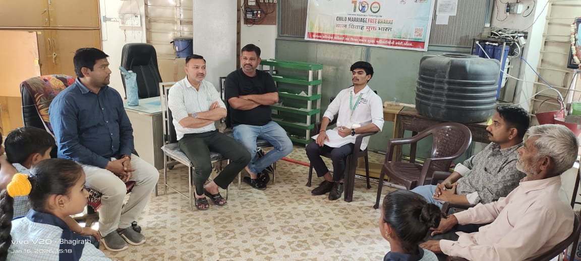 જિલ્લા બાળ સુરક્ષા એકમ- બોટાદ
................... 
   તા.૧૬-૧-૨૦૨૬ બોટાદ નગરપાલિકા વોર્ડ- નં- ૭ ખાતે વોર્ડ કક્ષાની બાળ સુરક્ષા સમિતિની મિટિંગ કરવામાં આવી જેમાં બાળ સુરક્ષા સમિતિના કાર્યો, ભૂમિકા અને જવાબદારી વિશે તેમજ બાળ કાયદાઓ અને યોજનાઓ અંગે વિસ્તૃત માર્ગદર્શન આપવામાં આવ્યું.