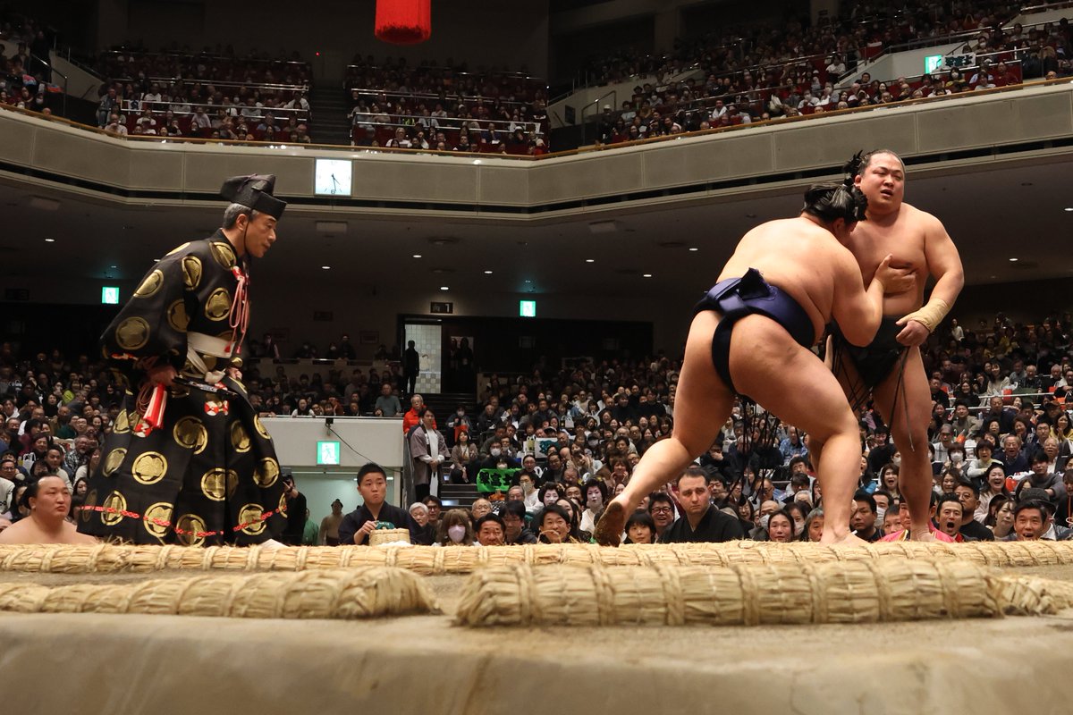 七日目の様子＞ 幕内取組 #欧勝海（6勝1敗） 押し倒し #友風（3勝4