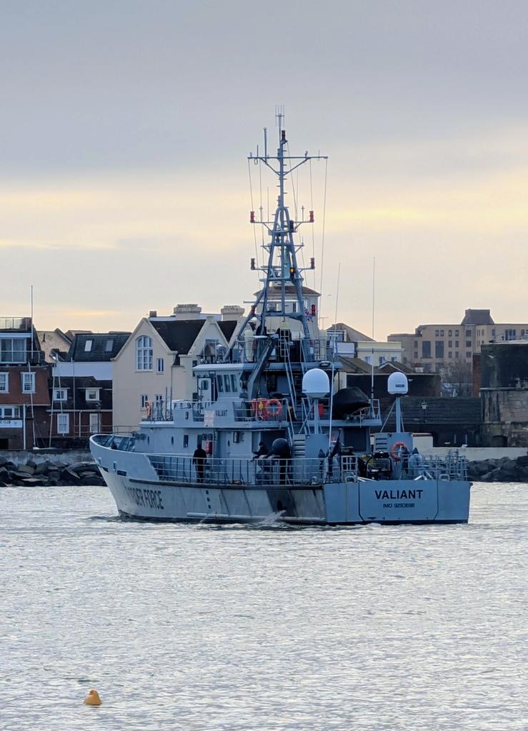 myartfoodtravel's tweet photo. π’π¬π§ Border Force vessel departing Portsmouth Harbour this morning β heading out into the Solent on patrol duty.
A familiar sight, quietly doing an essential job.
#BorderForce #UKBorderForce #PortsmouthHarbour #ShipsInPics #MaritimeSecurity #Solent https://t.co/RF9Z31VW5X