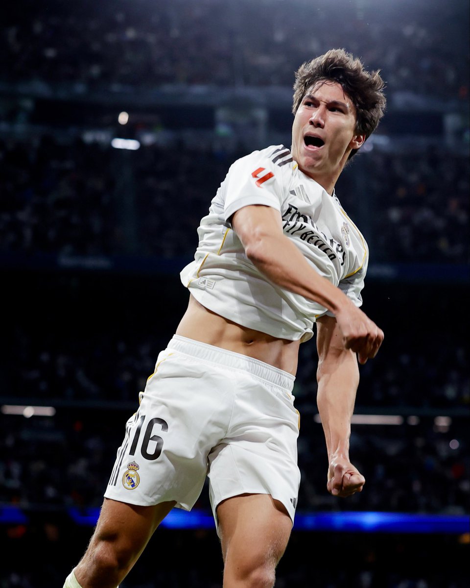 RMCF_Minuto93's tweet image. 🔥🇪🇸マドリーのレバンテ戦前日練習到着時間

1位 🇪🇸ゴンサロ 9時02分
2位 🇪🇸セバージョス 9時18分
3位 🇪🇸アセンシオ 9時19分
4位 🇪🇸フラン 9時31分
5位 🇩🇪リュディガー 9時31分
6位 🇪🇸カルバハル 9時38分
6位 🇪🇸カレーラス 9時39分
7位 🇪🇸ハウセン 9時45分
8位 🇫🇷カマヴィンガ 9時49

ソース @diarioas