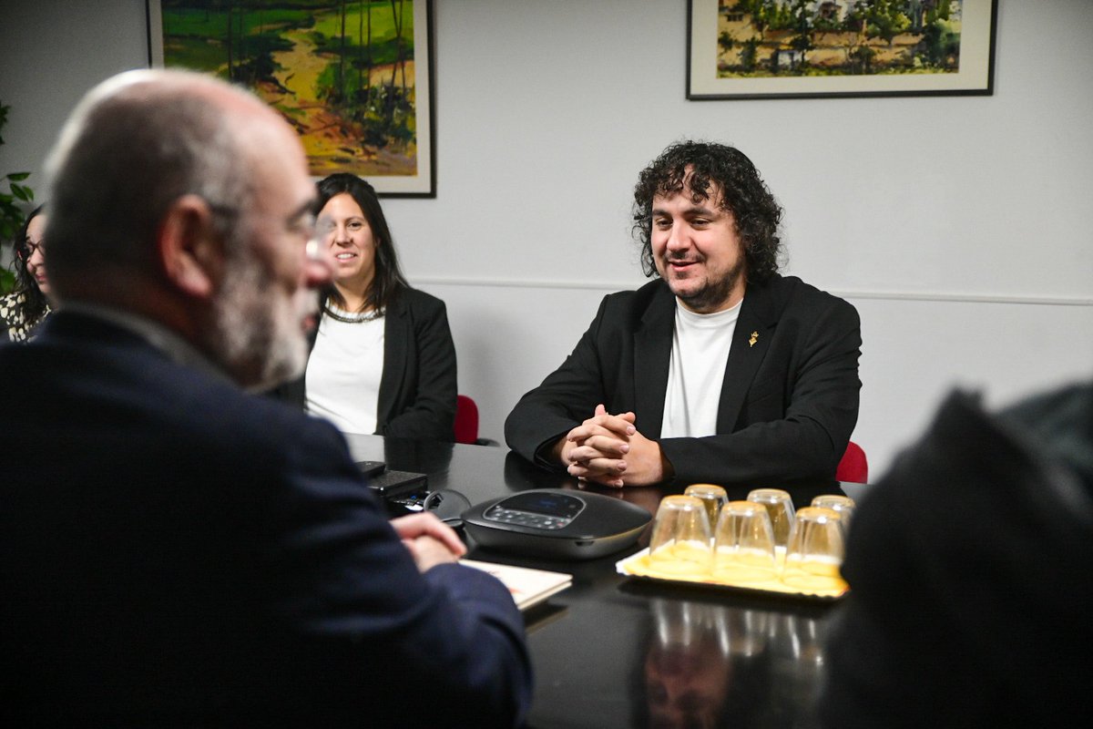 Unió Europea i Acció Exterior tweet media