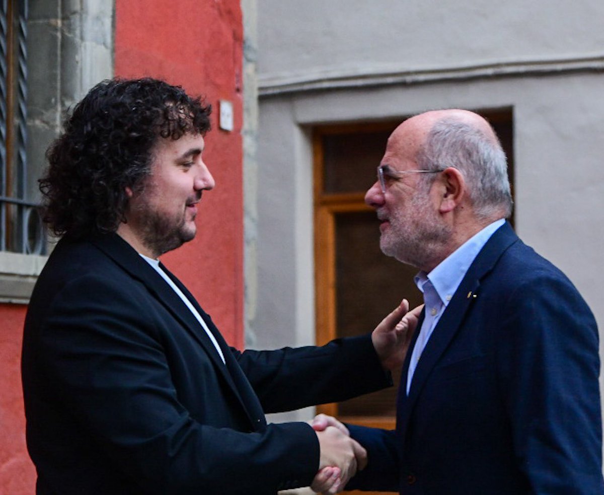 Unió Europea i Acció Exterior tweet media