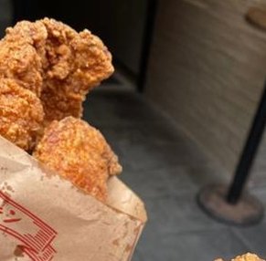 GraphicOverflow's tweet image. 夕暮れに買い物しようかな 🧎