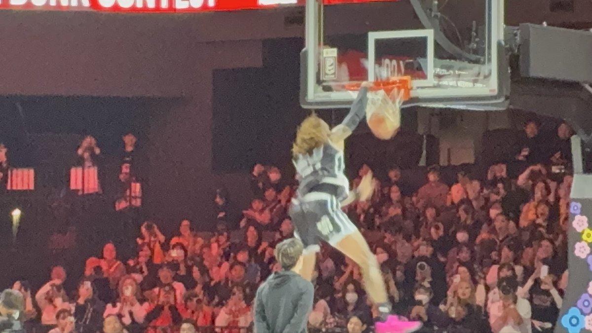 REBNISE_UNITED's tweet photo. ヤバかったです😭
最高😭
#ダンクゲインズ
#Bリーグオールスター
#AJ23 https://t.co/NT7Mq7lOTx