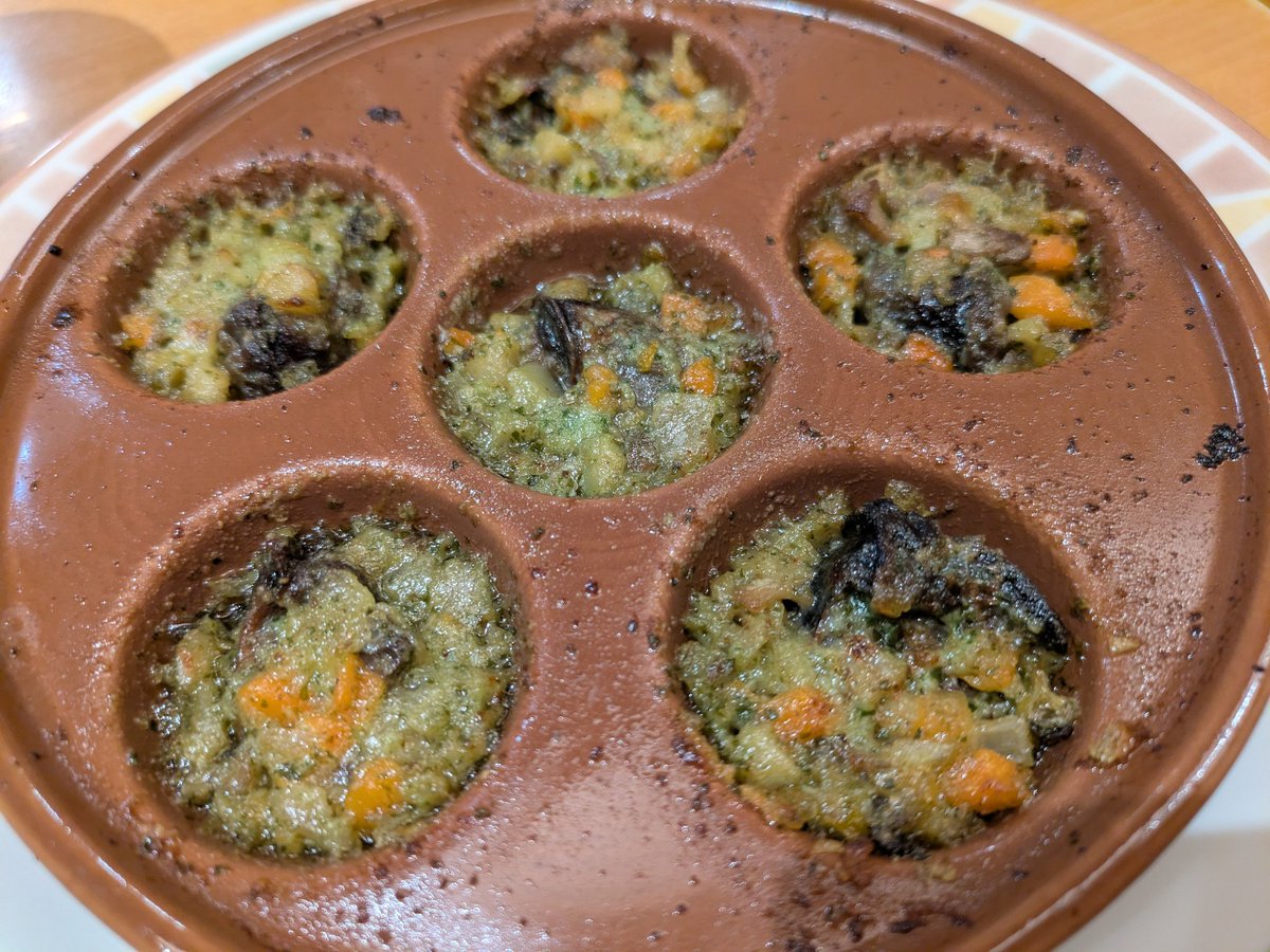 センベロした。
昼ご飯食べ損ねてたから、とってもセンベロだった。