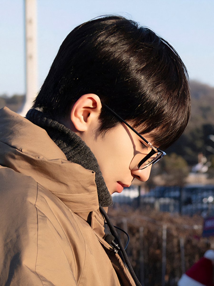 thanks_nu's tweet image. 원우의 옆선을 사랑함