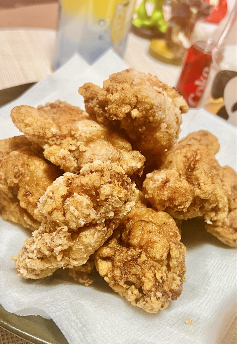 ZothN's tweet image. 自炊ってやつはね…どんどん変なものまで作っちゃうんだよ…(ただの手羽元