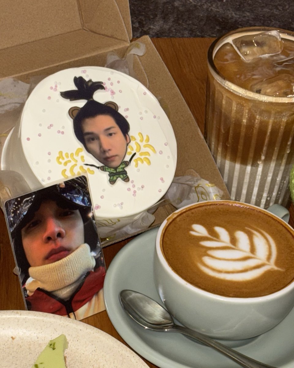 jaehwanzip's tweet image. 효기 전역 축하해요🫡💙!!! @HSangHyuk