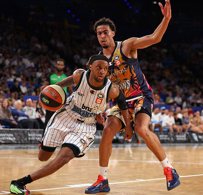 Parker Jackson-Cartwright is the first player in 33 years to record 10 assists with 5 steals and 0 turnovers in a game.

Last player to do that was Andre La Fleur for the Gold Coast Rollers in 1993. 

#NBL26