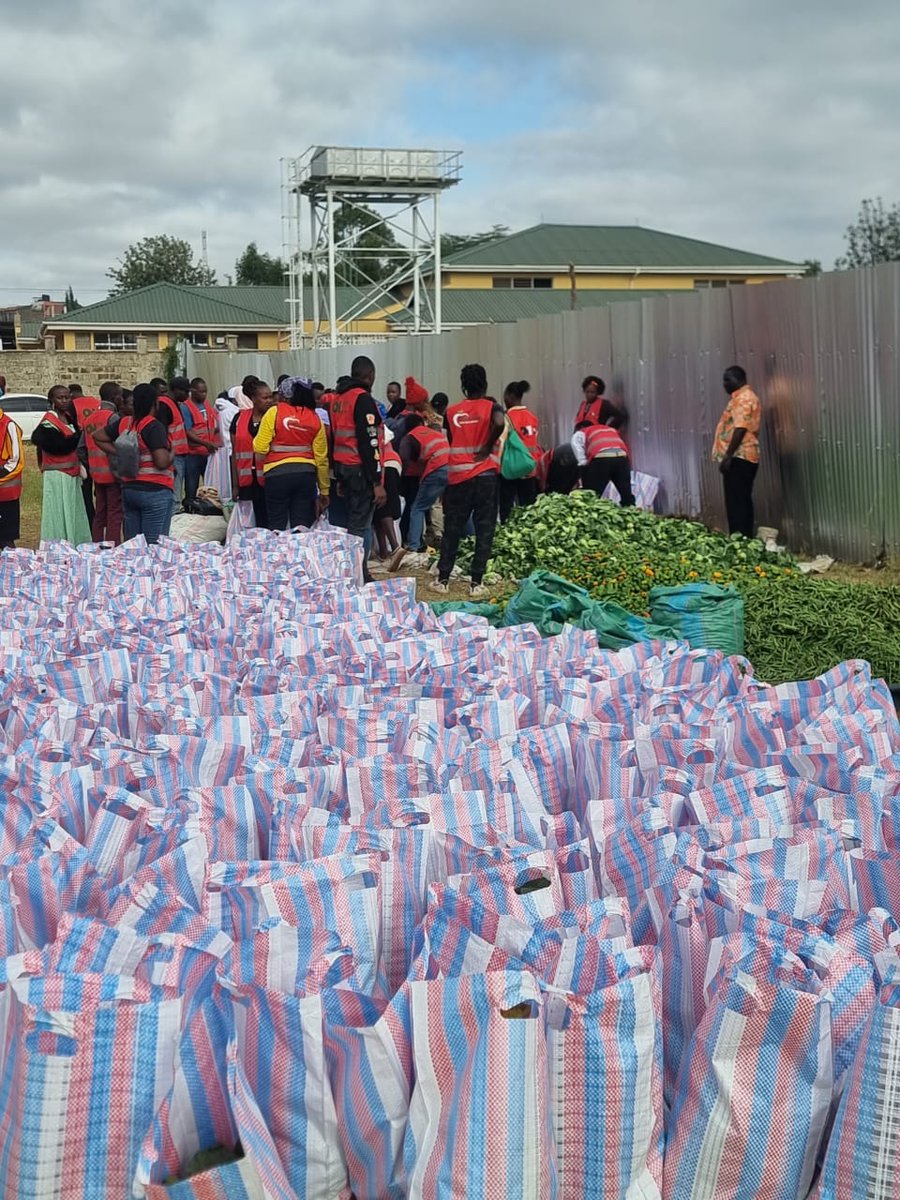Ireenah_'s tweet photo. . @EatsVibo emphasizes that sustainable food distribution is about more than handouts. It builds skills, boosts household income, and reduces reliance on emergency aid, especially in informal settlements. #ZeroToOneGenz https://t.co/YdHYNZrTPK