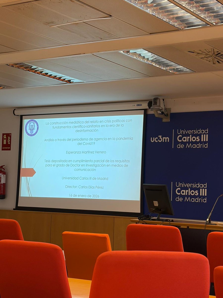 Esperanza__MH's tweet photo. Este  viernes defendí mi tesis doctoral centrada en el periodismo de agencias durante el Covid-19. Agradezco a @Yolanda_MSolana , a Xosé Soengas  y a Daniel Catalán su generosidad al otorgarme el cum laude. Y a mi director, @carloseliasuc3m , por su ayuda en todo este tiempo👇 https://t.co/92XJCHKhgt