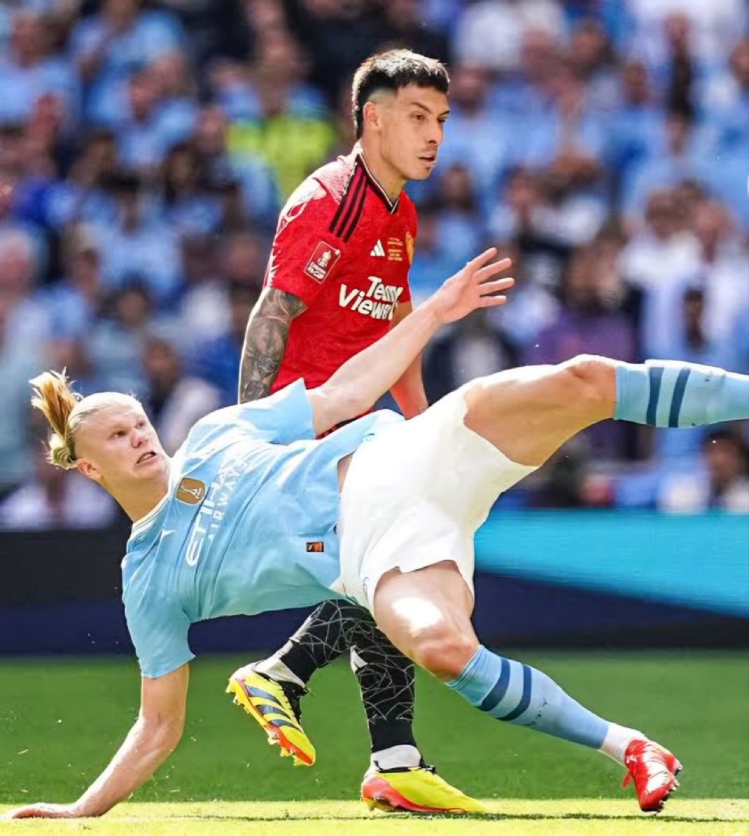 ammandev's tweet image. We’ve seen it before…

And today, we saw it again.

Nicky Butt, Paul Scholes… have that. 💪