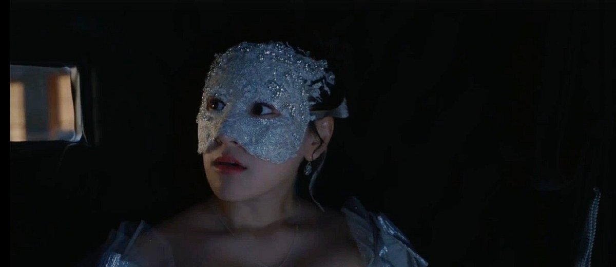 benophieslove's tweet image. yerin as sophie was PERFECT casting. she captured the essence of her character from the very first moment she was on screen. throughout the episode, the audience got to see her nervousness and slight awkwardness, her obvious joy, but also her sadness and inner pain.