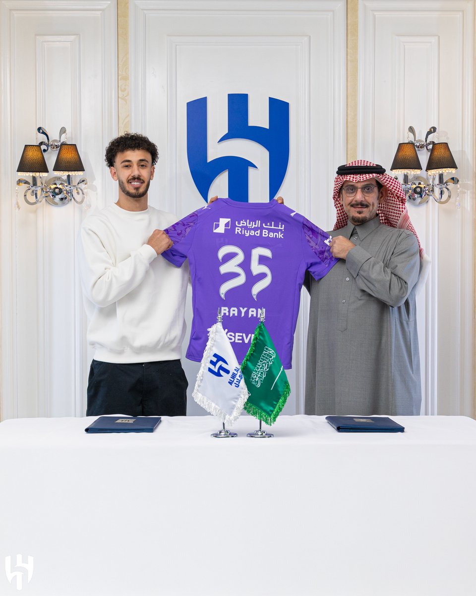 ليلة فاخرة في مقر الزعيم ✍️💙