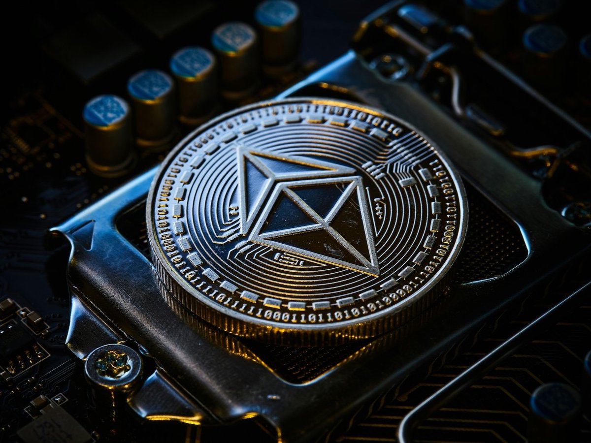 LATEST: ⚡ Bitmine chairman Tom Lee says the company expects to generate more than $400 million in annual pre-tax income from the 4.1 million ETH it holds, with the bulk coming from Ethereum staking.