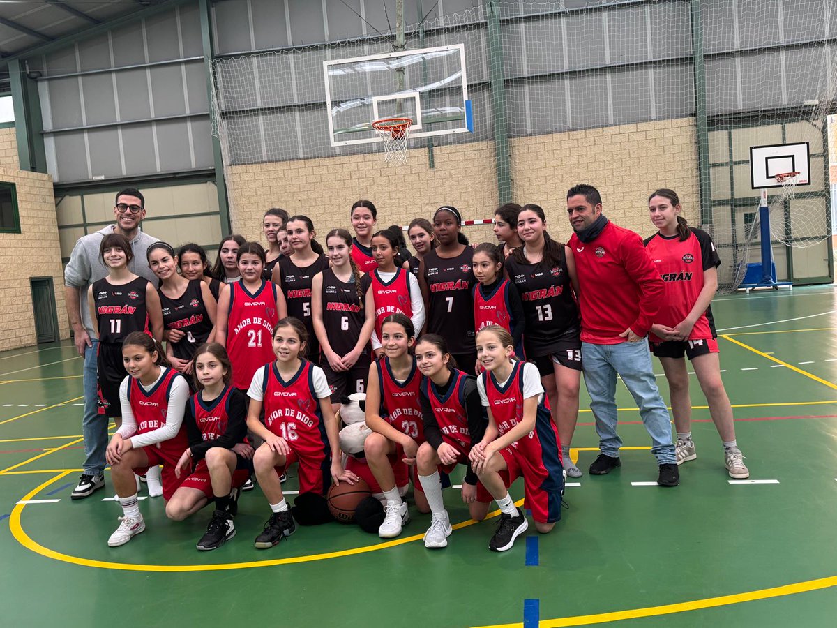 Vitoria para as nosas infas ⚫️ na volta á competición logo dun mes de parón ante <a href="/AmorDeDiosVigo/">AmorDeDiosOficial</a> 19-43  #vermellodecorazón  #seimosxuntosimosxuntos #senlímites #paixónvermella #todosabordo