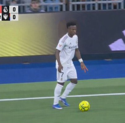 🚨| Vinicius finalmente manda a segunda a su propia afición 

Genio 👏