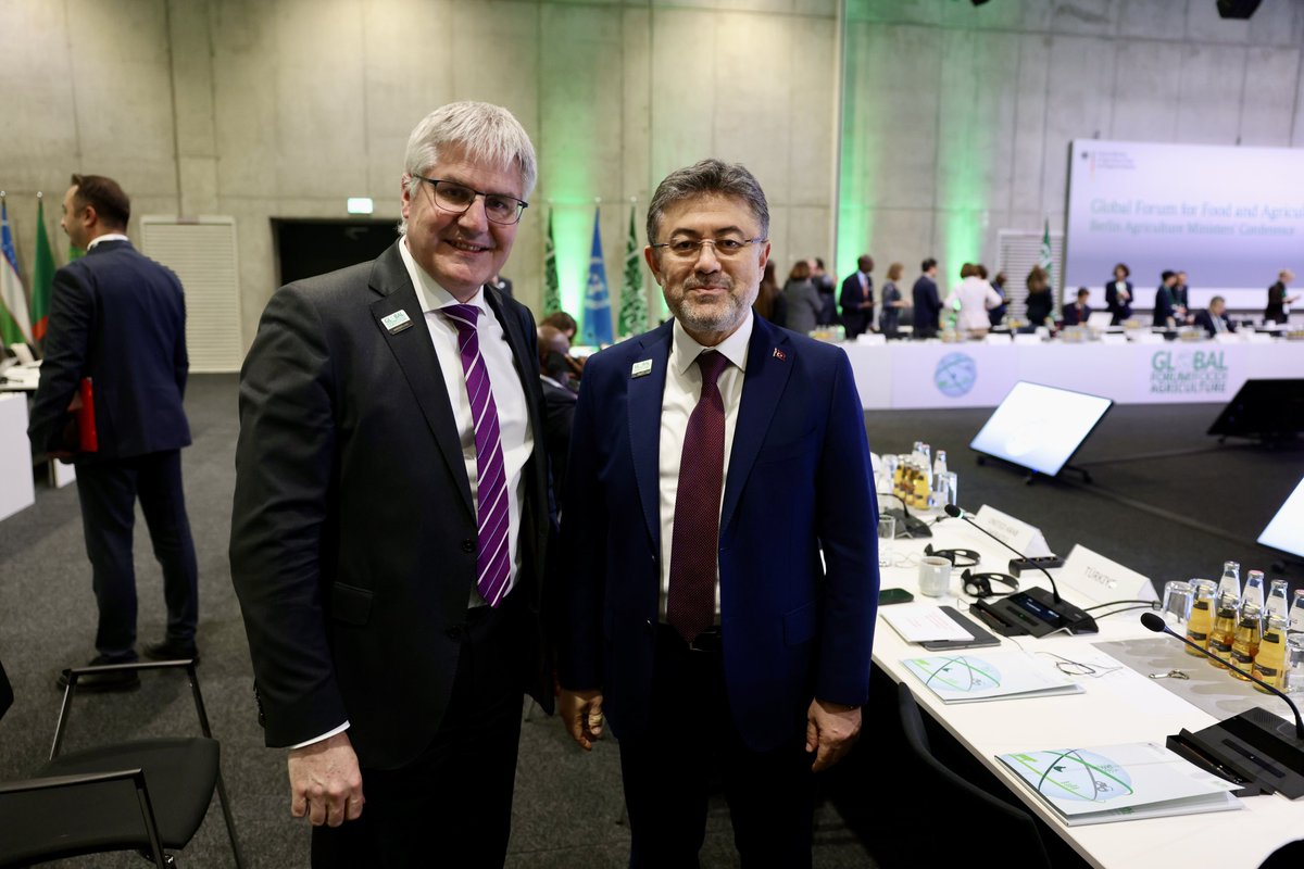 📍 FAO Direktör Yardımcısı Sayın Beth Bechdol
📍 Bulgaristan Tarım ve Gıda Bakanı Sayın Georgi Tahov
📍 İspanya Tarım, Gıda ve Balıkçılık Bakanı Sayın Luis Planas Puchades
📍 İsviçre Federal Tarım Dairesi Direktörü Sayın Christian Hofer