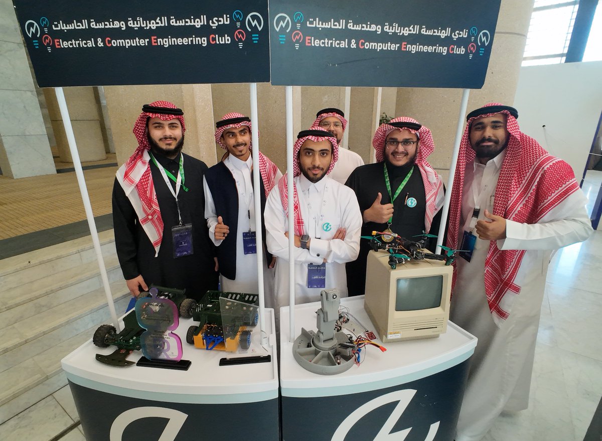 إجازة نمذجية مليئة بالإرشاد والإلهام.
سعدت بتقديم مساعدتي للفرق المشاركة كمرشد تقني، وبكل فخر حقق فريقين تحت إرشادي المركز الأول والثاني في الهاكاثون 🥇🥈.

#هاكثون_النمذجة || #protothon2026
<a href="/zameem10_/">Zameem</a> <a href="/Mj0d19/">Majeed</a>