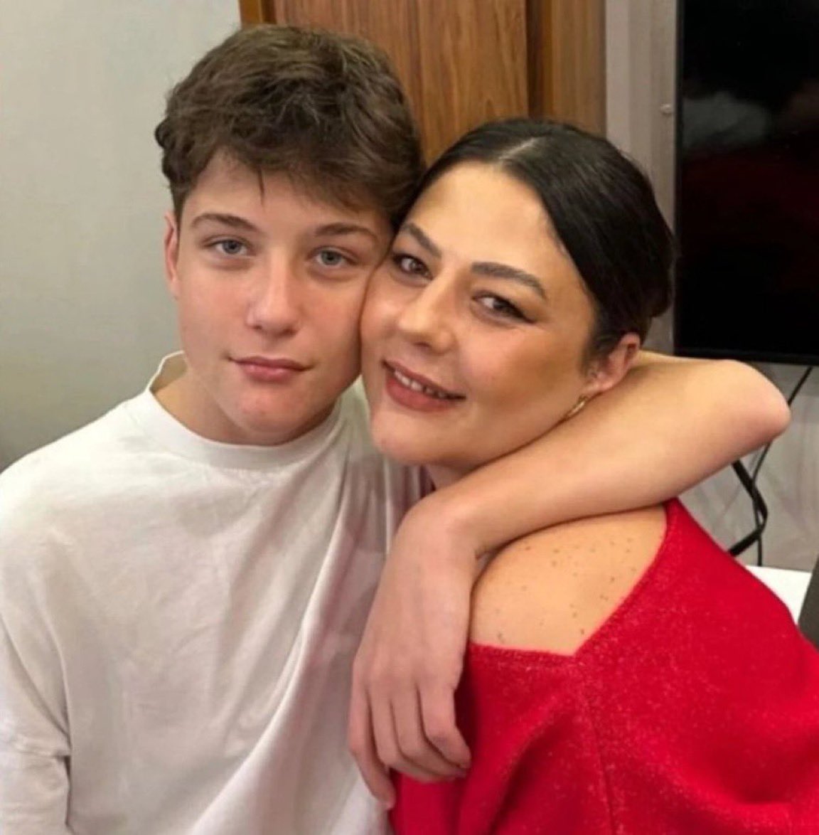 GÜZEL HABER!

Atlas Çağlayan’ın annesi Gülhan Çağlayan’ı tehdit eden namussuzlar tespit edildi ve az önce enselenerek gözaltına alındılar!

Fakat yetmez!

Bunlar organize hareket ediyorlar. Yurtdışında başkası adına kayıtlı hatlarla insanları tehdit ediyorlar.

- Bunların