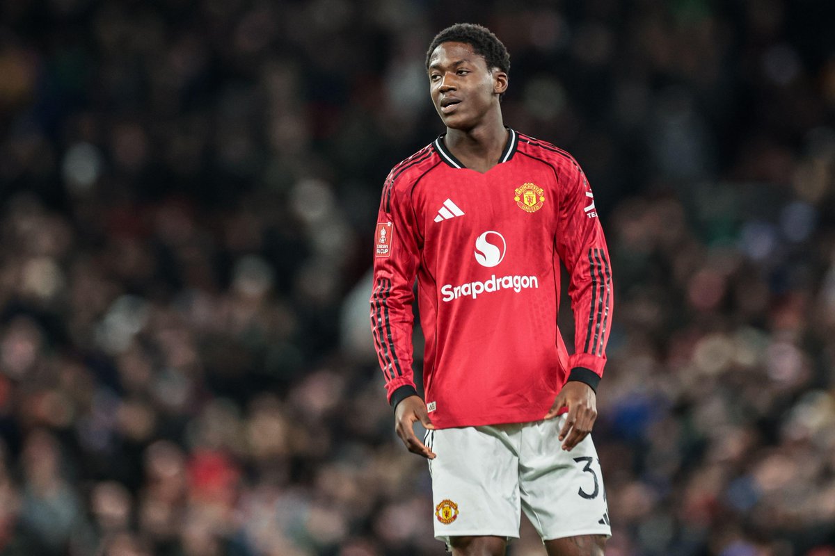 Squawka_Live's tweet image. Kobbie Mainoo's game by numbers vs Manchester City:

50 touches
31/34 passes completed
10 final 1/3 entries
6 duels won
2 tackles won
1 shot
1 shot on target

Back at his best. 💪