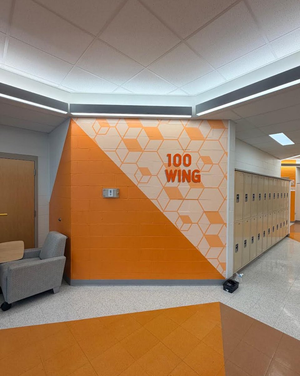 SolarTint1979's tweet photo. Create hallways that motivate and classrooms that engage with bold graphics.
📞513-829-8818
��https://t.co/oKSkCp457f
#SchoolDesign #ClassroomGraphics #SchoolPride https://t.co/Dc5cYONCXq