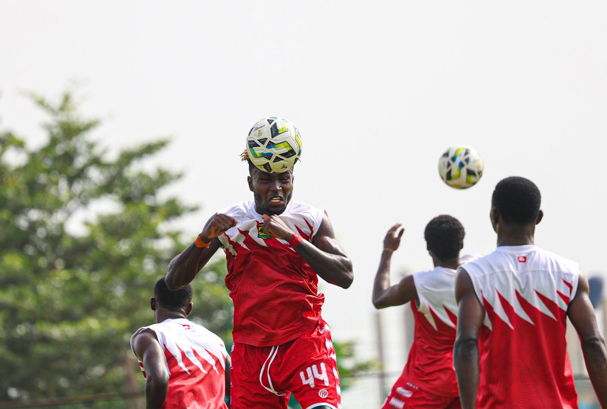 AsanteKotoko_SC's tweet photo. Warm-Up.
#GPLMD19
#GoldStarsKotoko https://t.co/ZTBc6ILarN