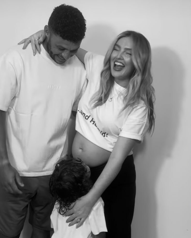 perrielelight's tweet image. perrie 2025                         perrie 2026 🥺