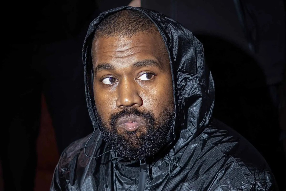 poptime's tweet photo. Kim Kardashian afirma que Kanye West é um PAI AUSENTE:

"É muito confuso, porque vai ter um monte de conversa na internet dele dizendo: 'Vou ficar com as crianças'. Mas ele nunca ligou uma vez sequer para pedir para vê-las" https://t.co/9egzLcnLRL