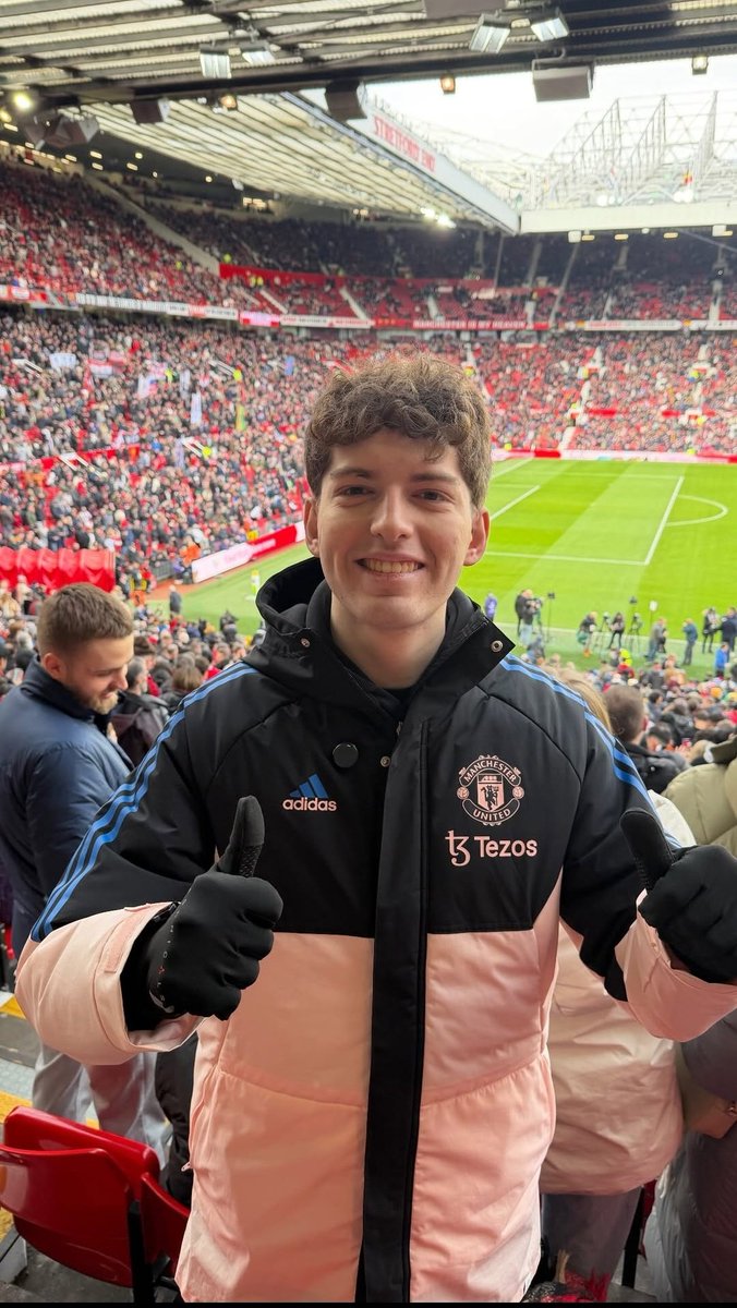 HumorUnited1's tweet image. Alguna posibilidad de que te quedes a vivir en Manchester y seas la cábala del equipo Davito querido? @DavooXeneizeJRR